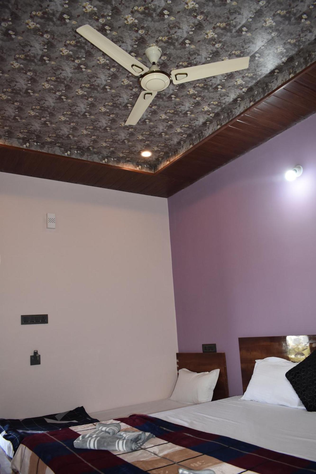 Manoj Homestay Хампі Екстер'єр фото