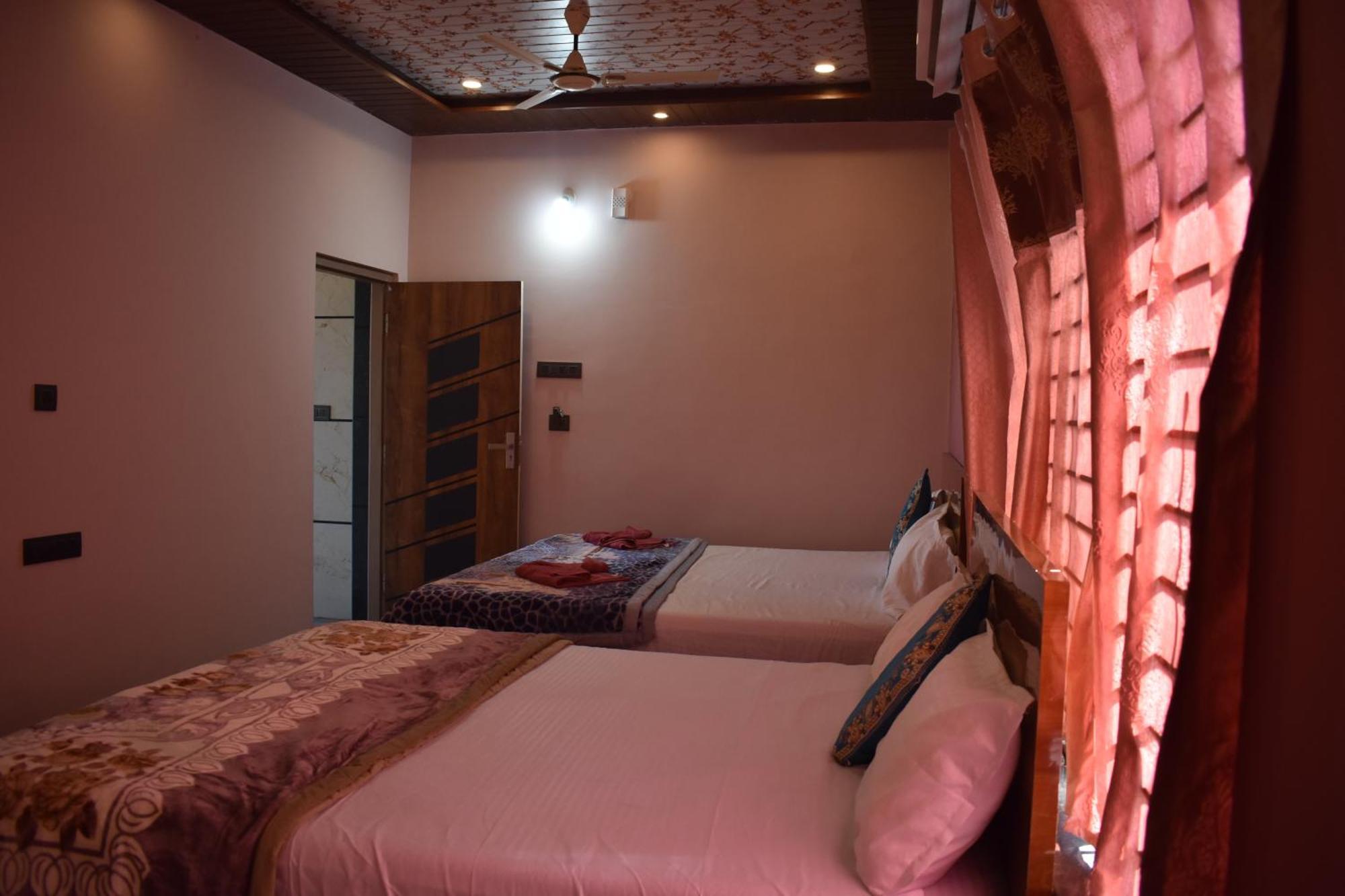 Manoj Homestay Хампі Екстер'єр фото